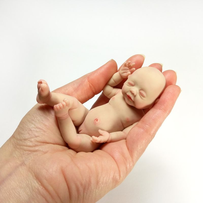Solid silicone miniature sleeping baby Luna 11,6 cm (4,6")